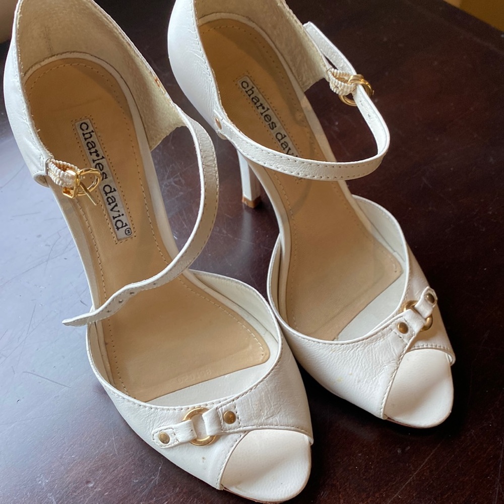 Charles David creme white shoes size 5 1/2.. worn